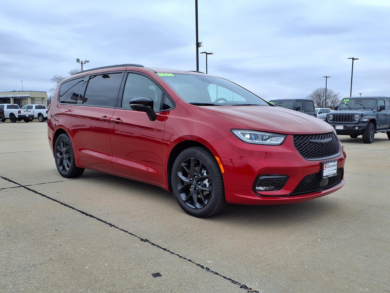 2026 Chrysler Pacifica Select