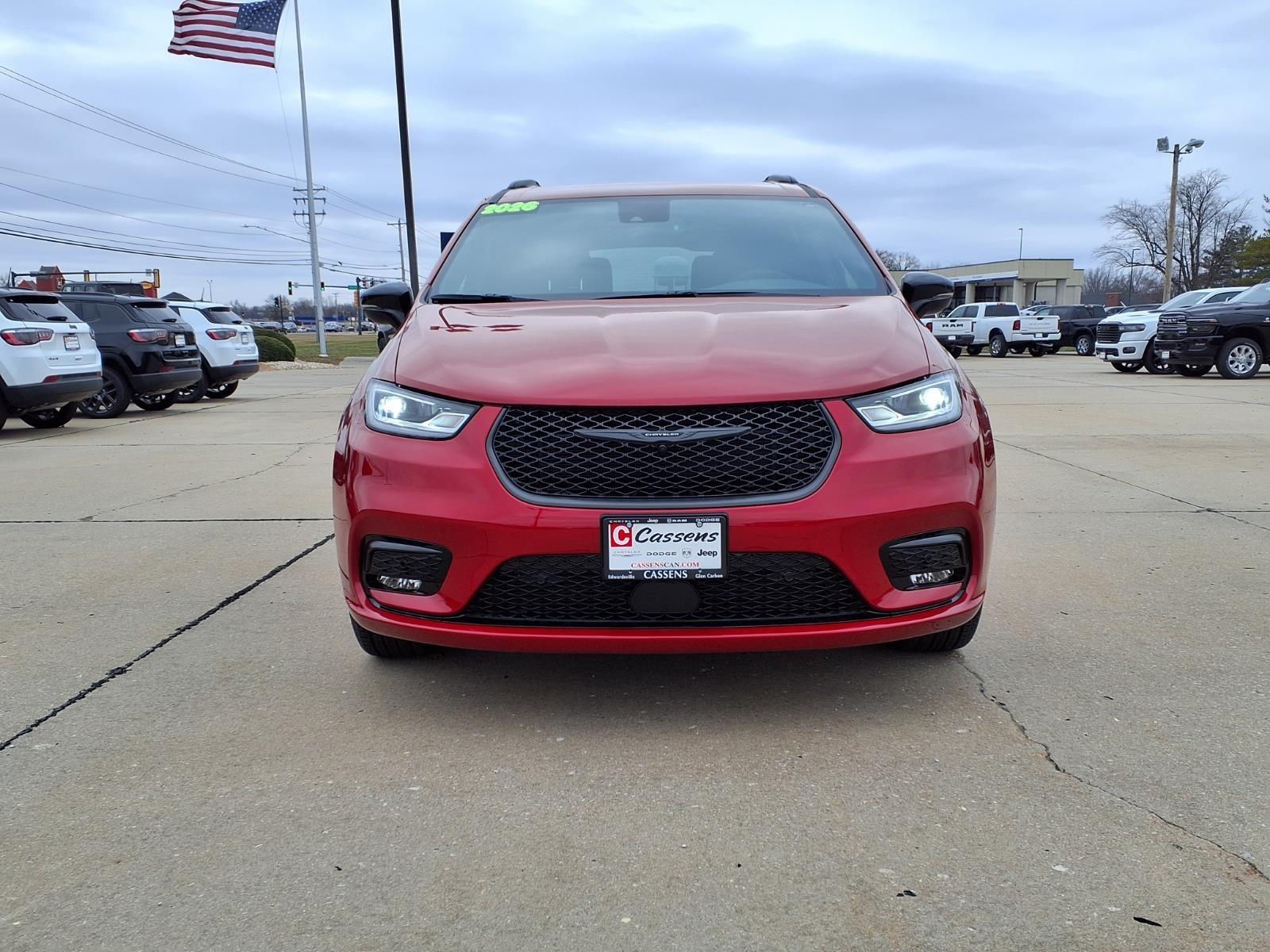 2026 Chrysler Pacifica Select