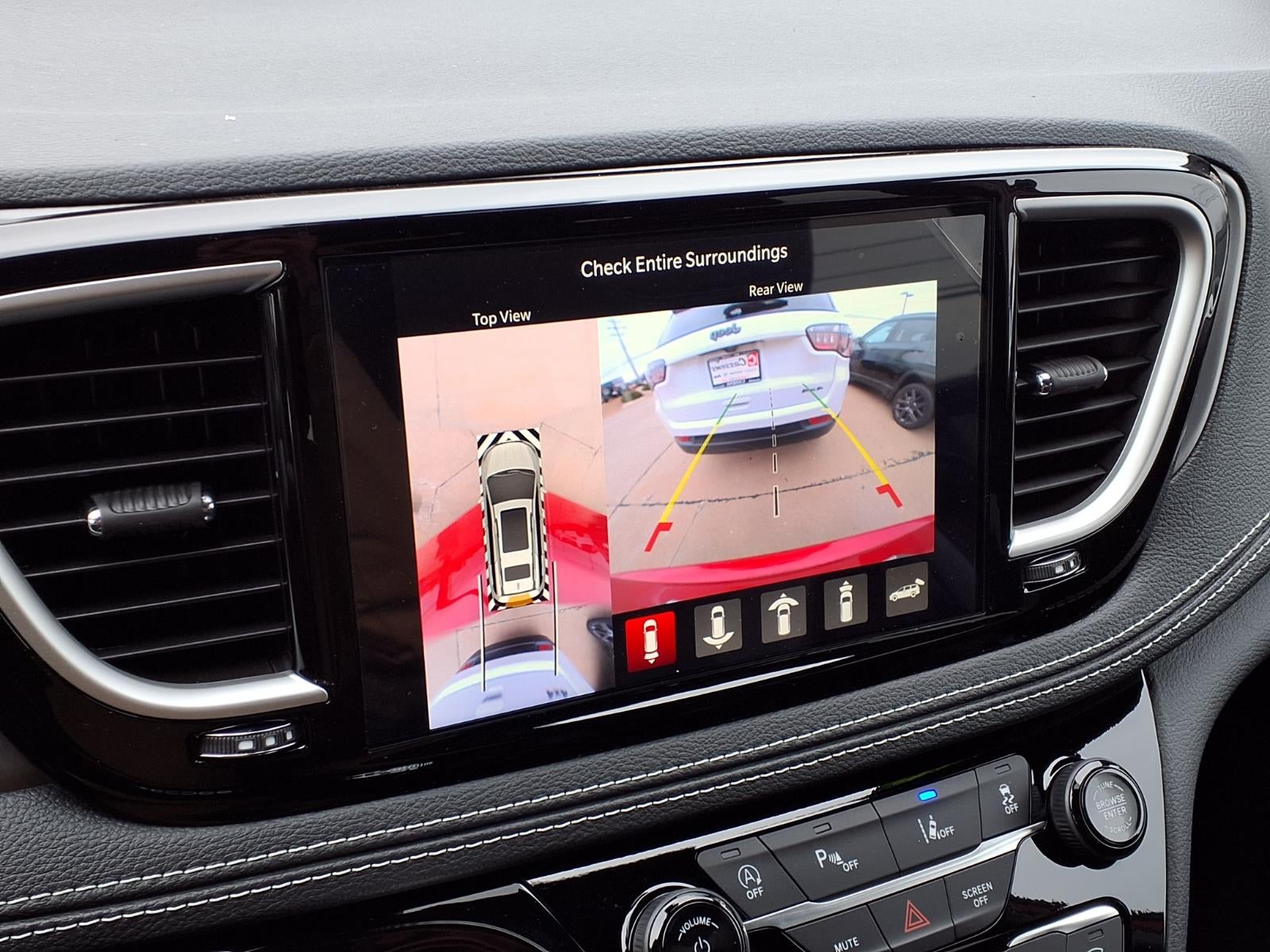 2026 Chrysler Pacifica Select