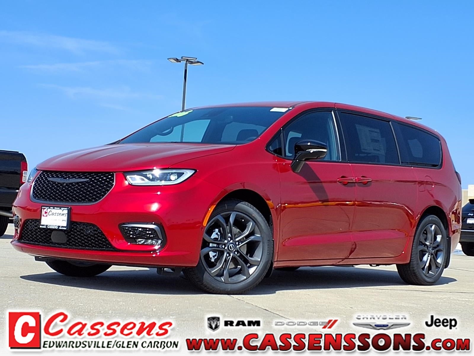 2026 Chrysler Pacifica Select