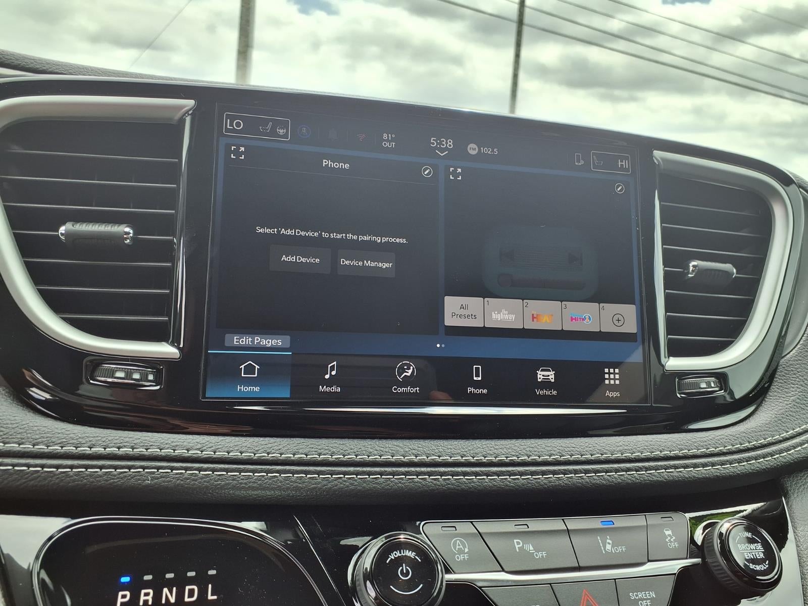 2026 Chrysler Pacifica Select