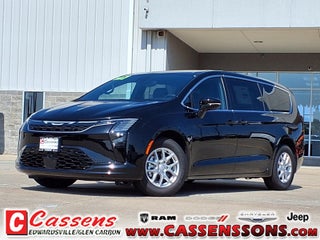 2027 Chrysler Pacifica Select