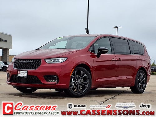 2026 Chrysler Pacifica Select