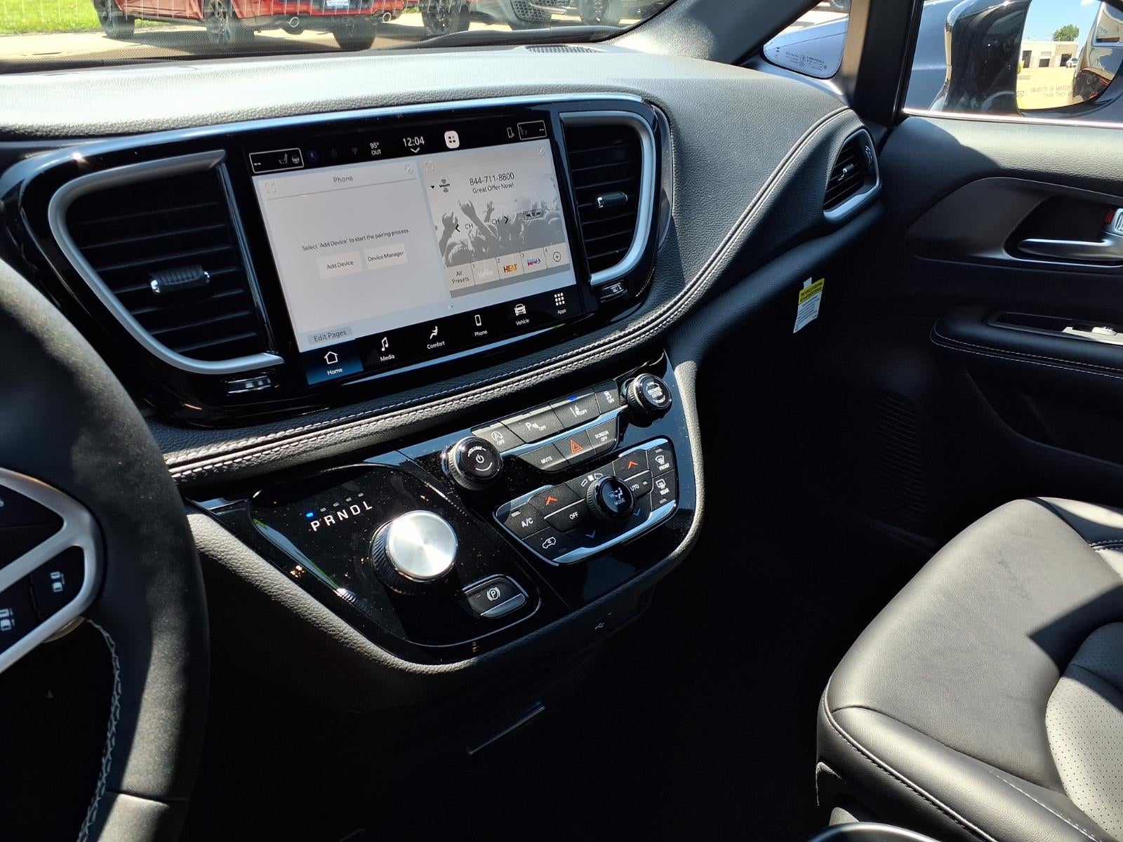 2026 Chrysler Pacifica Select