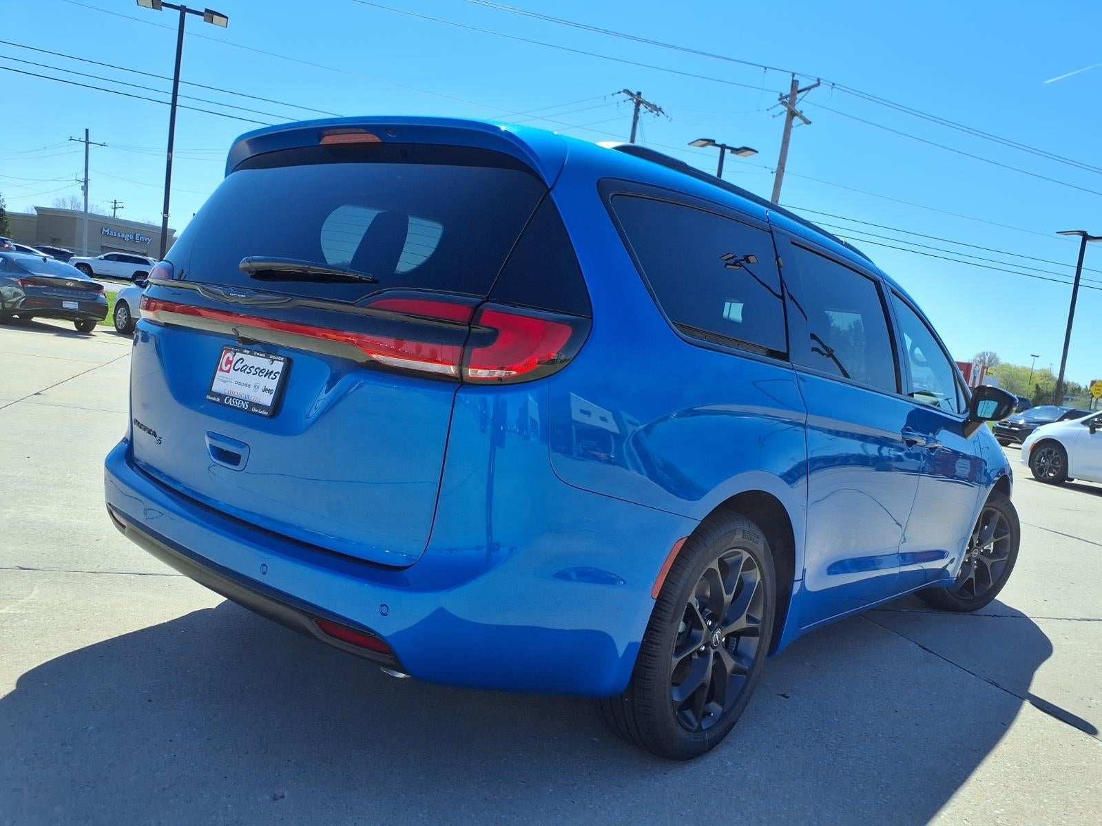 2026 Chrysler Pacifica Select