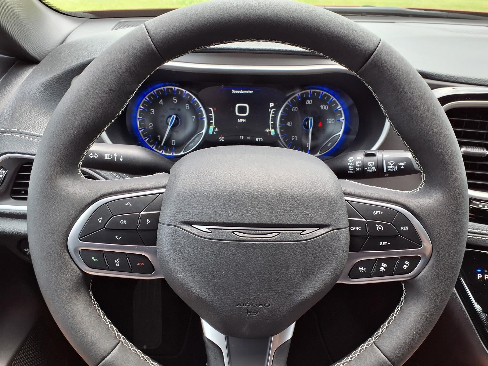 2027 Chrysler Pacifica Select