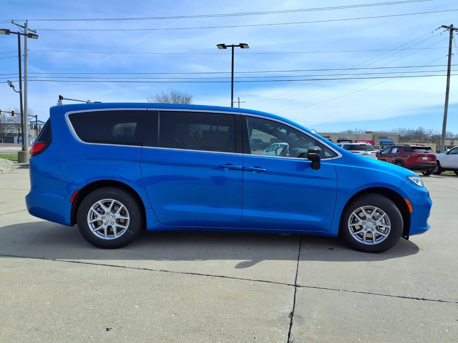 2026 Chrysler Pacifica Select