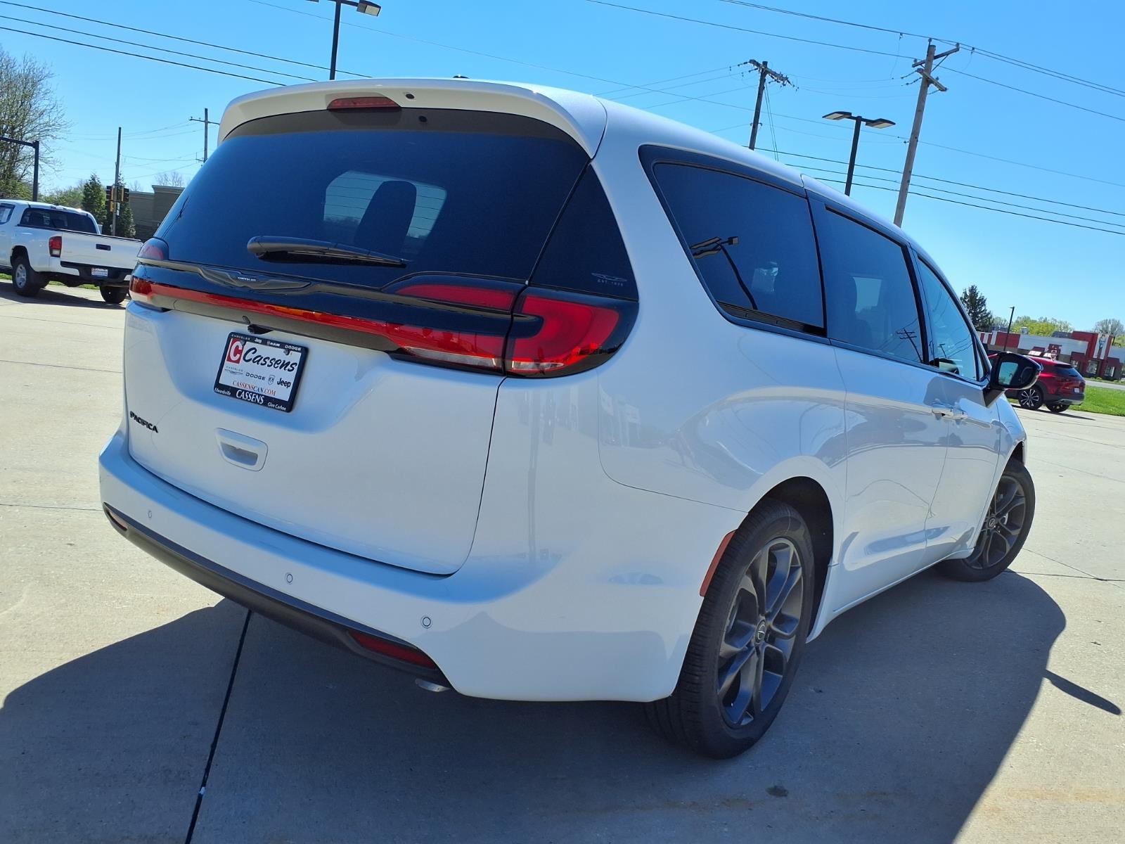 2026 Chrysler Pacifica Select