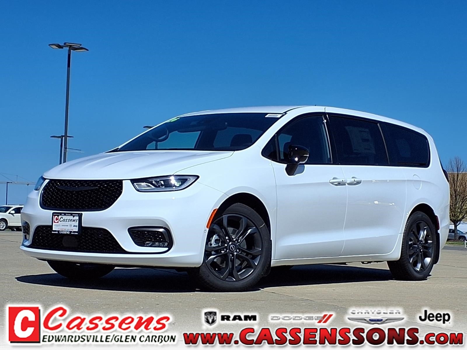 2026 Chrysler Pacifica Select
