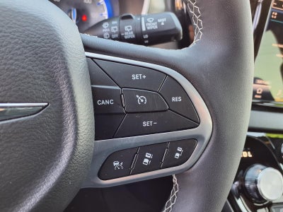 2025 Chrysler Voyager LX