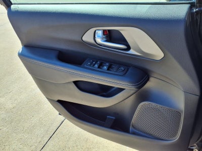 2025 Chrysler Voyager LX