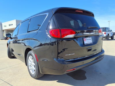 2025 Chrysler Voyager LX