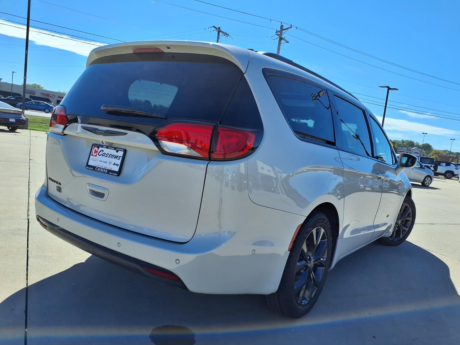 2020 Chrysler Pacifica Touring L Plus 35th Anniversary