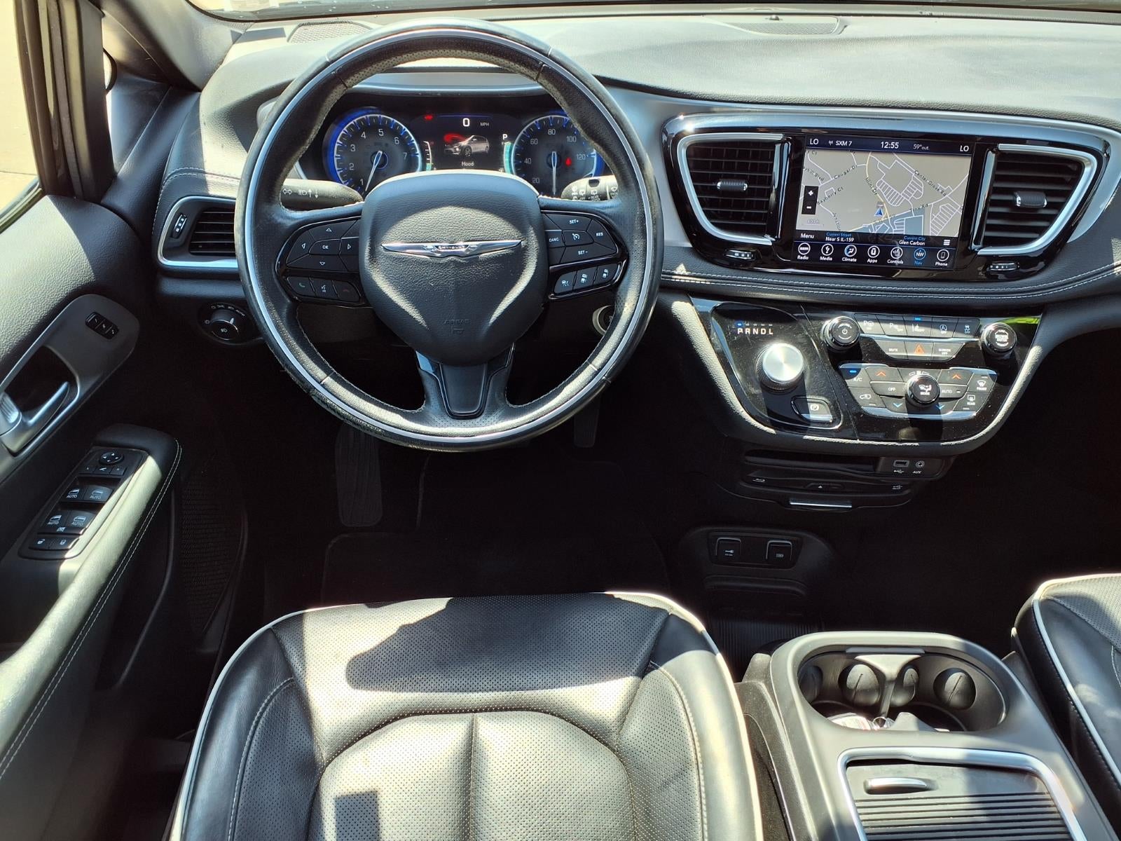 Used 2018 Chrysler Pacifica Limited with VIN 2C4RC1GG3JR353766 for sale in Glen Carbon, IL