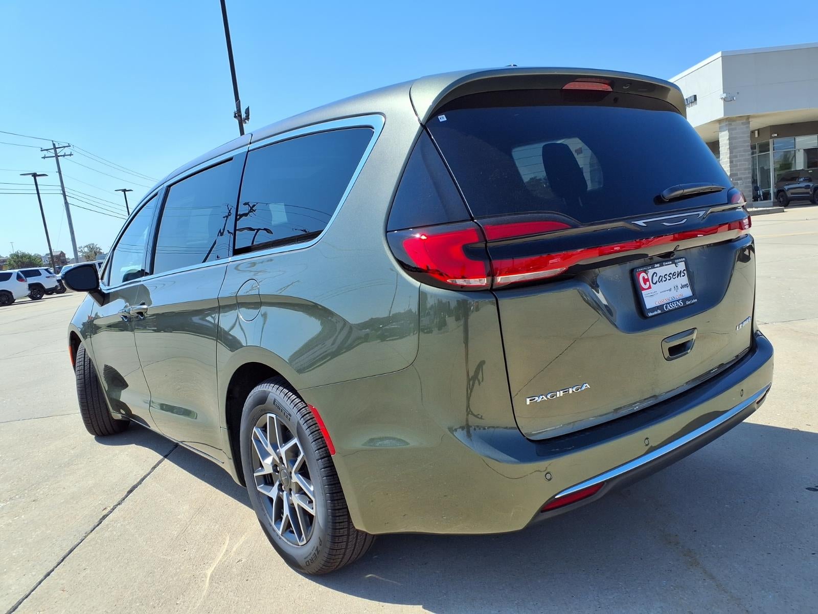 2027 Chrysler Pacifica Limited