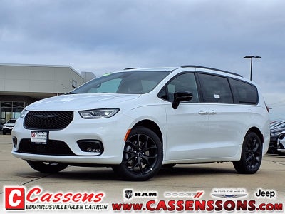 2026 Chrysler Pacifica Select