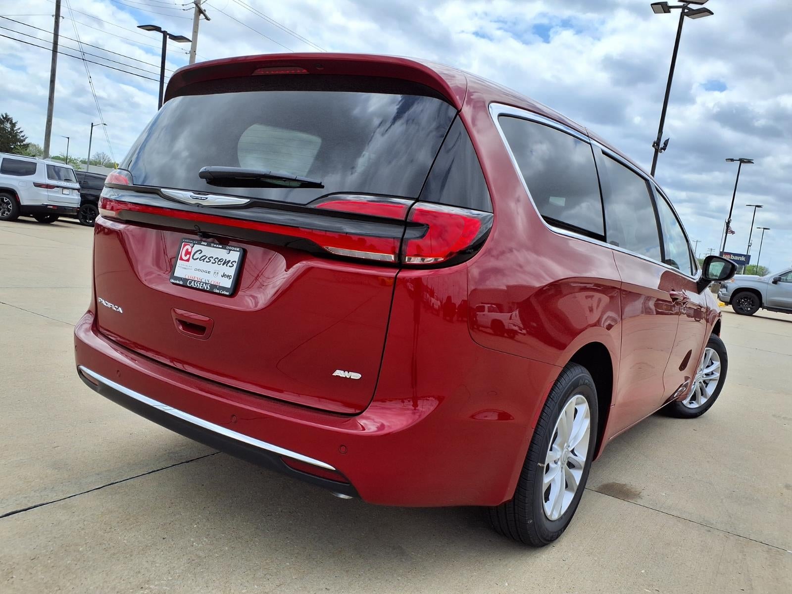 2026 Chrysler Pacifica Select