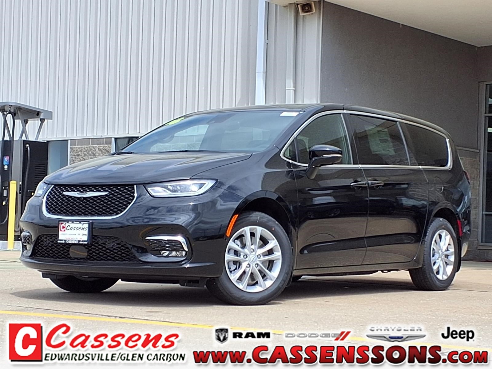 2026 Chrysler Pacifica Select