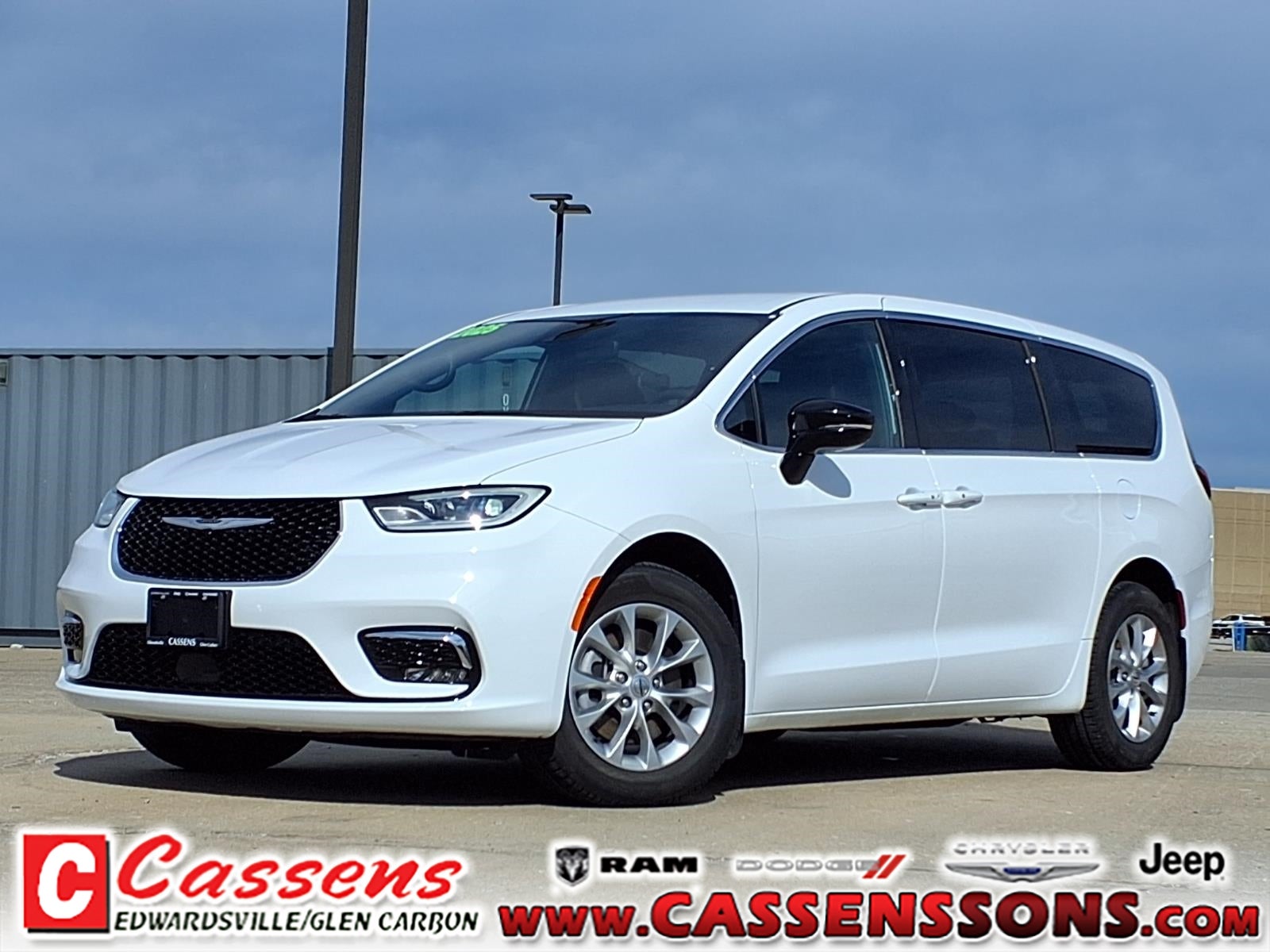 2025 Chrysler Pacifica Select