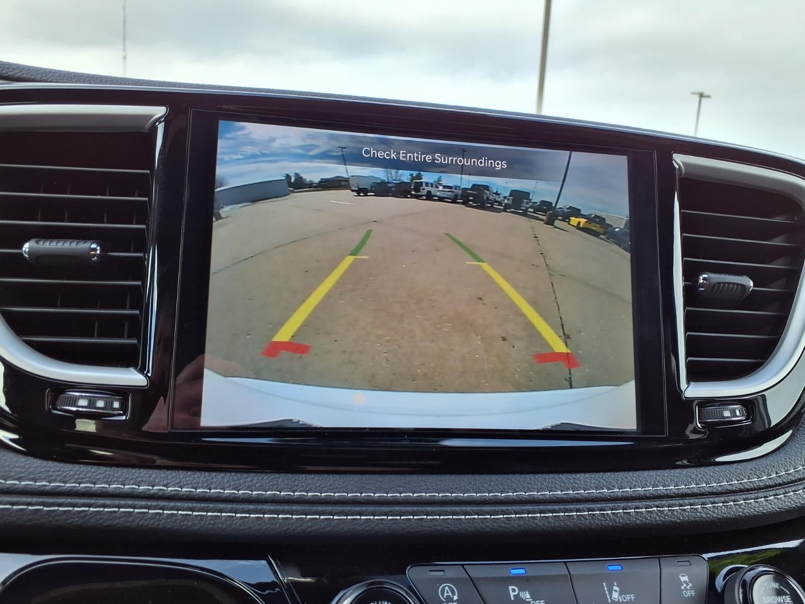 2025 Chrysler Pacifica Select