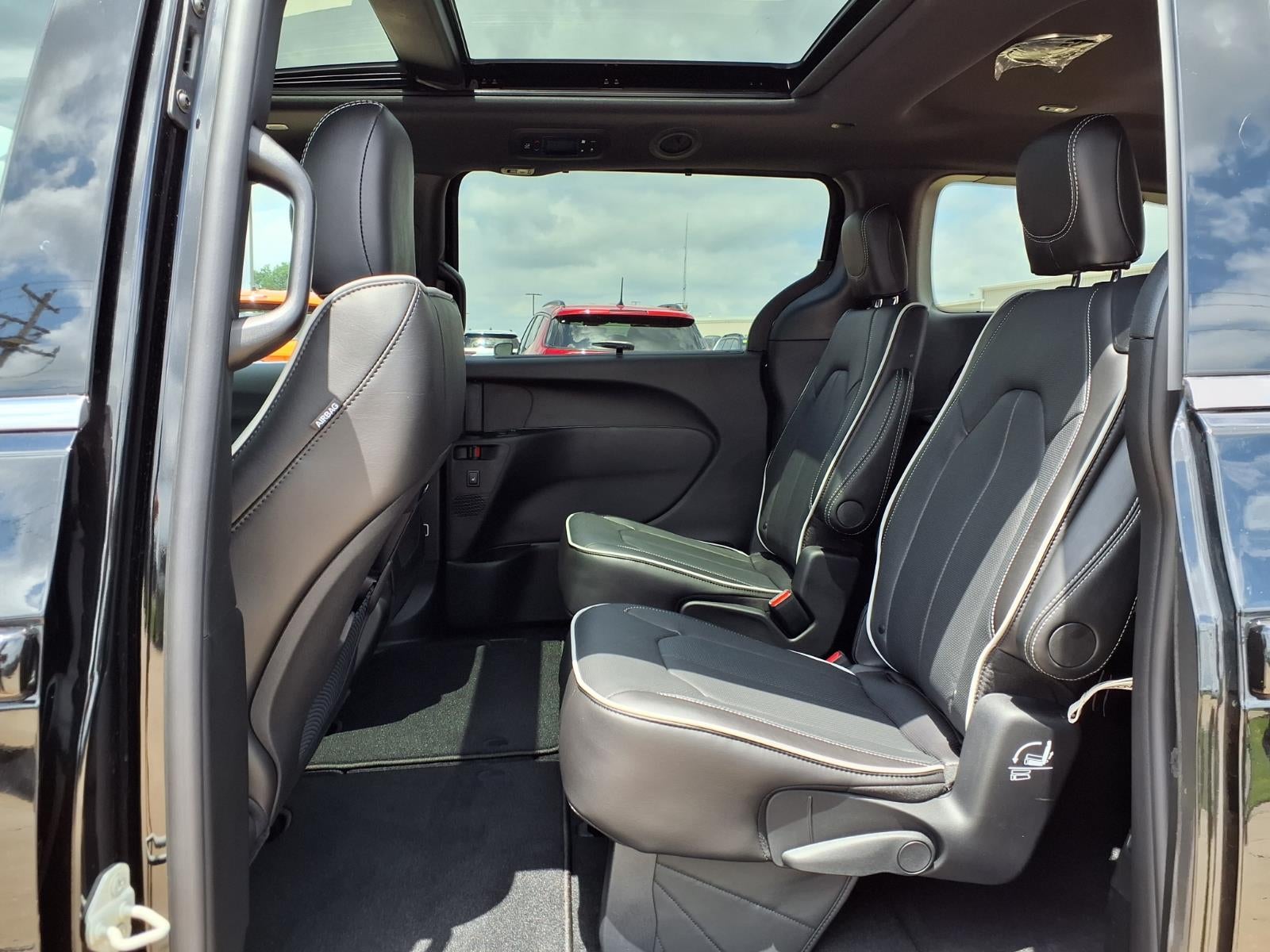 2027 Chrysler Pacifica Limited