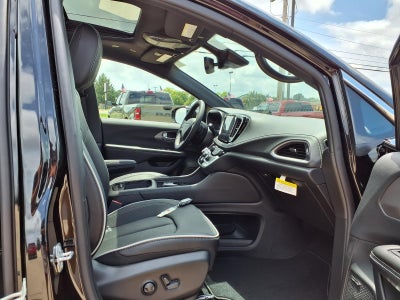 2027 Chrysler Pacifica Limited