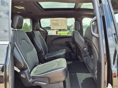 2027 Chrysler Pacifica Limited