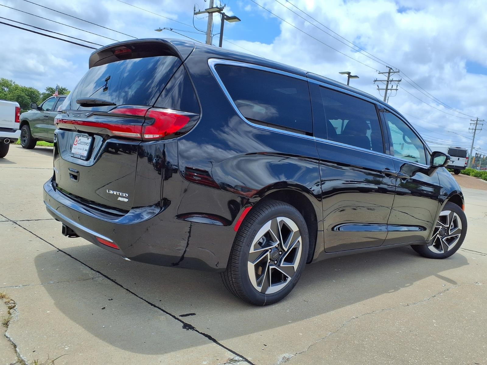 2027 Chrysler Pacifica Limited